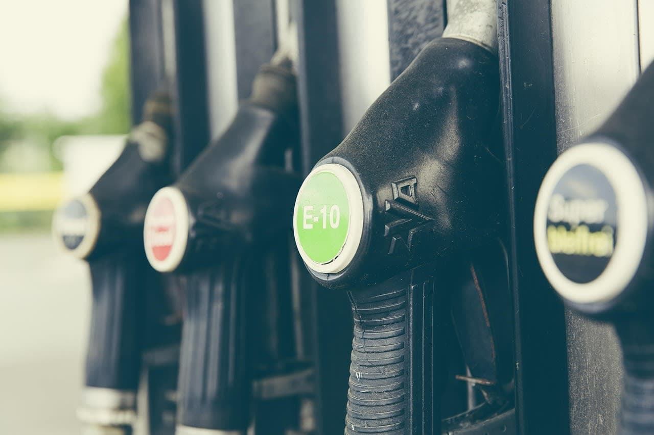 Dieselpreise in Berlin ueberschritten die Marke von 2,10 Euro pro Liter German gas station electronic price display showing high diesel prices