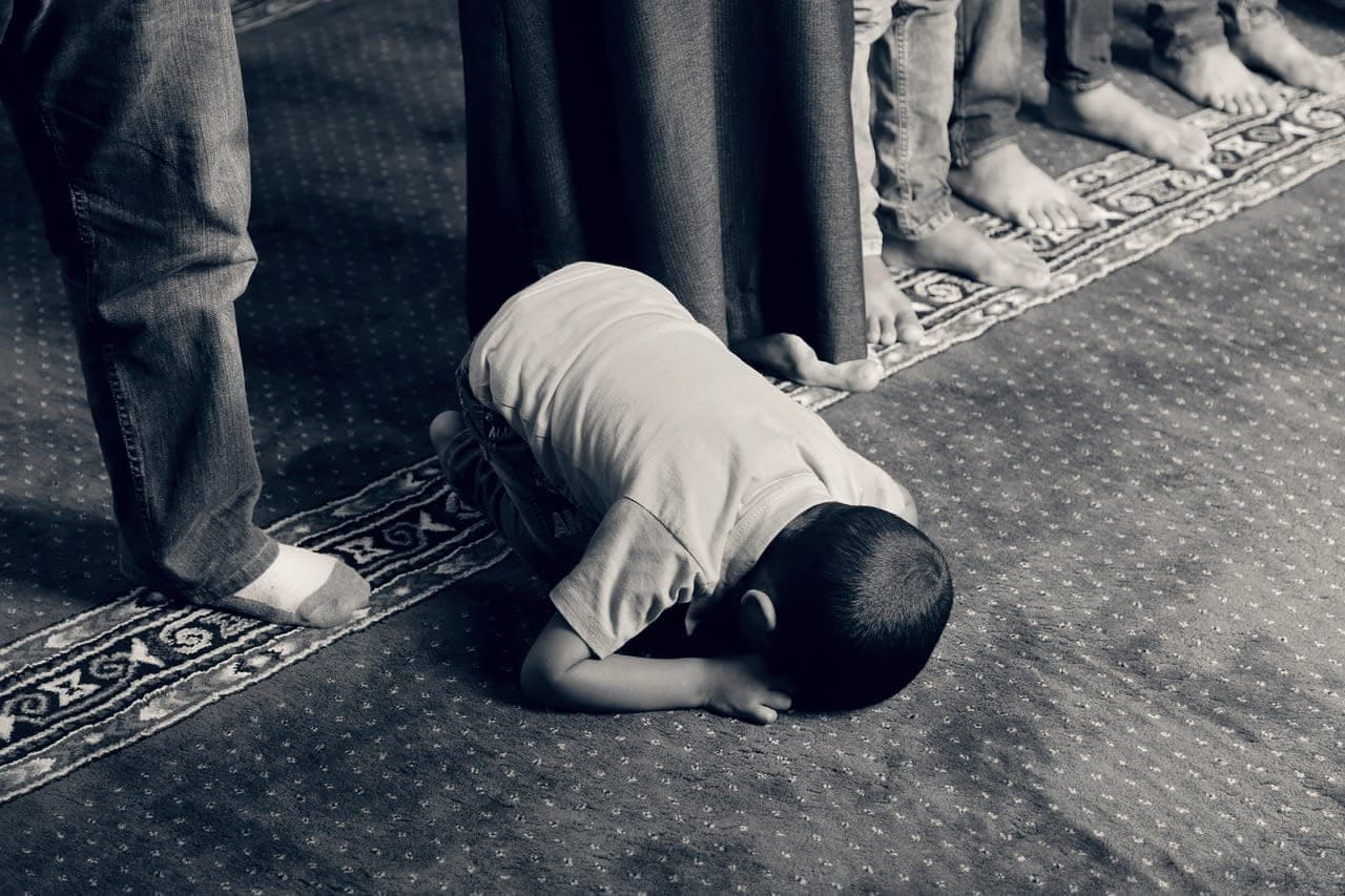 Eid al-Adha 2026 faellt auf Anfang Juni. Jetzt ist die richtige Zeit fuer den Antrag mosque germany community prayer religious holiday