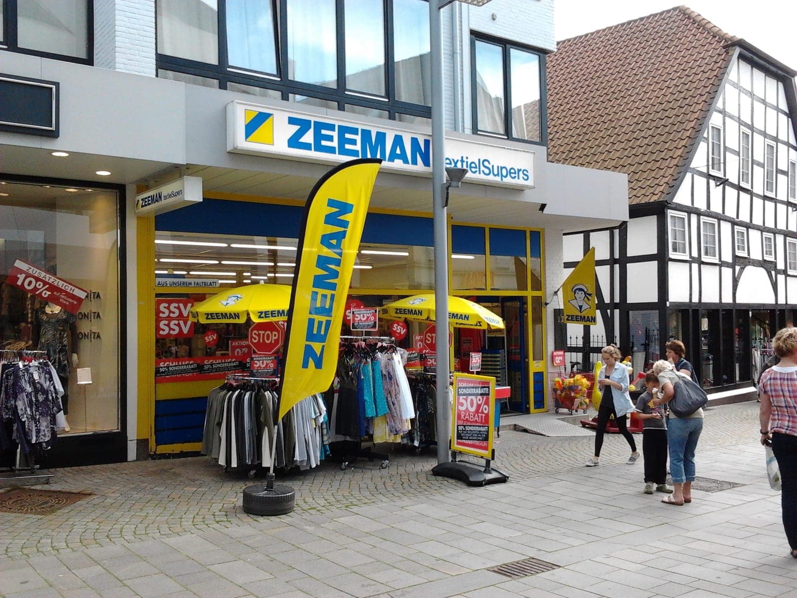 واجهة متجر Zeeman السابق في بونده في صورة من 2012