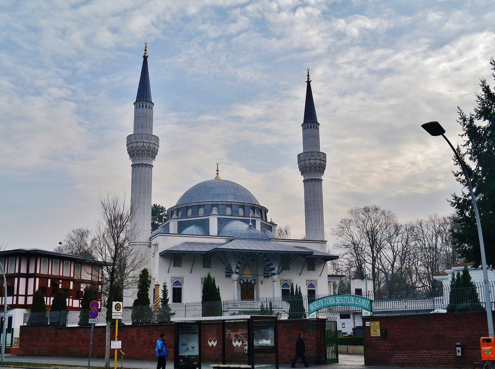مسجد Şehitlik في حي Neukölln في برلين