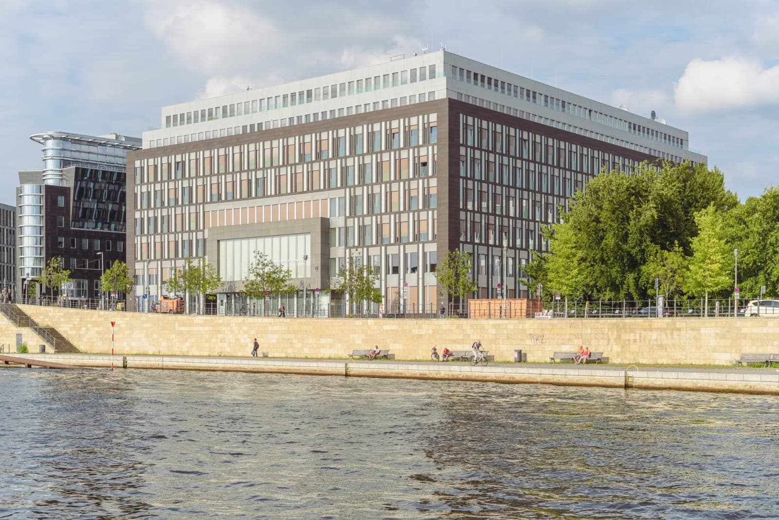 Einbürgerung und Abschiebezentren