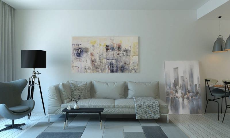 In der WG zahlt nur eine Person den Rundfunkbeitrag fuer die gesamte Wohnung. shared apartment WG flatmates living room Berlin students