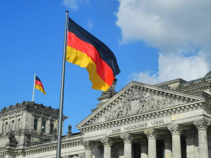 Der Antrag wird bei der Wohngeldstelle im Rathaus oder Buergeramt gestellt German government office Rathaus Buergeramt application forms