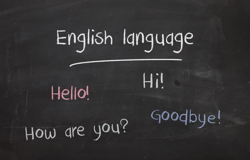 Symbolbild: Sprachkurs im Rahmen der beruflichen Integration person studying german language course classroom integration