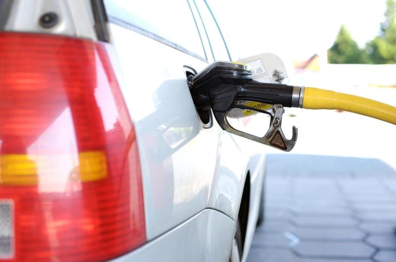 Tankstelle in Deutschland mit Preisanzeige gas station fuel pump Germany price display
