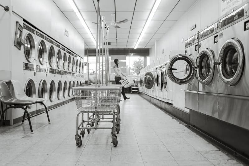 Hersteller großer Haushaltsgeräte müssen Ersatzteile zehn Jahre lang liefern washing machine appliance repair technician spare parts