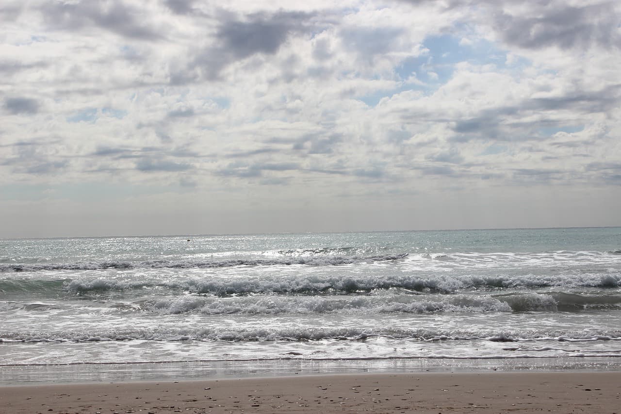 مظاهرات برلين وإسبانيا ترفض الطيران الأمريكي.. صدى الصحافة الألمانية مساءً