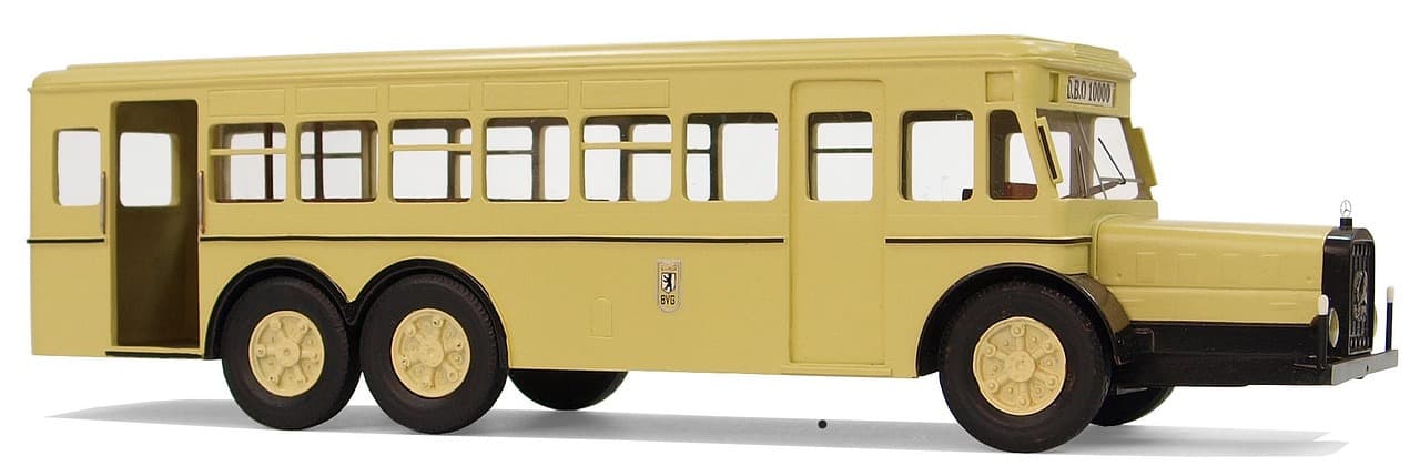 Rund um Hermannplatz und Sonnenallee leitet die BVG am 1. Mai regelmaessig Buslinien um Berlin BVG bus Hermannplatz Neukoelln